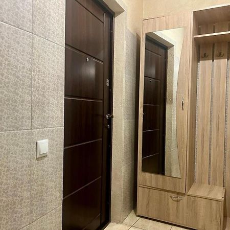 Studio Apartment Metro Pechersk Kiev Eksteriør bilde