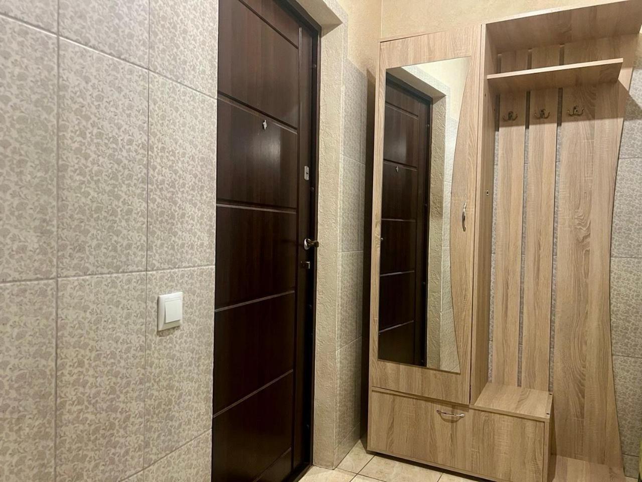 Studio Apartment Metro Pechersk Kiev Eksteriør bilde