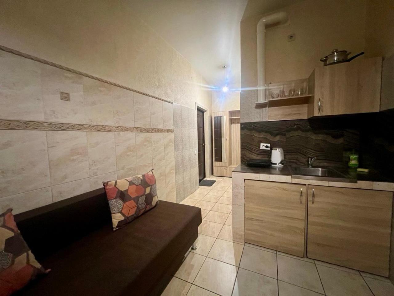 Studio Apartment Metro Pechersk Kiev Eksteriør bilde