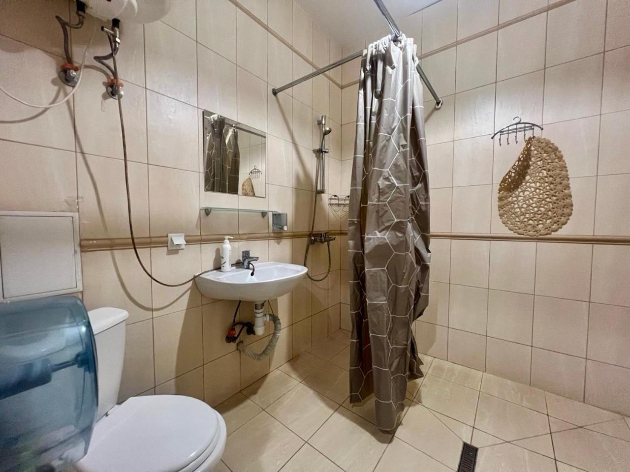 Studio Apartment Metro Pechersk Kiev Eksteriør bilde