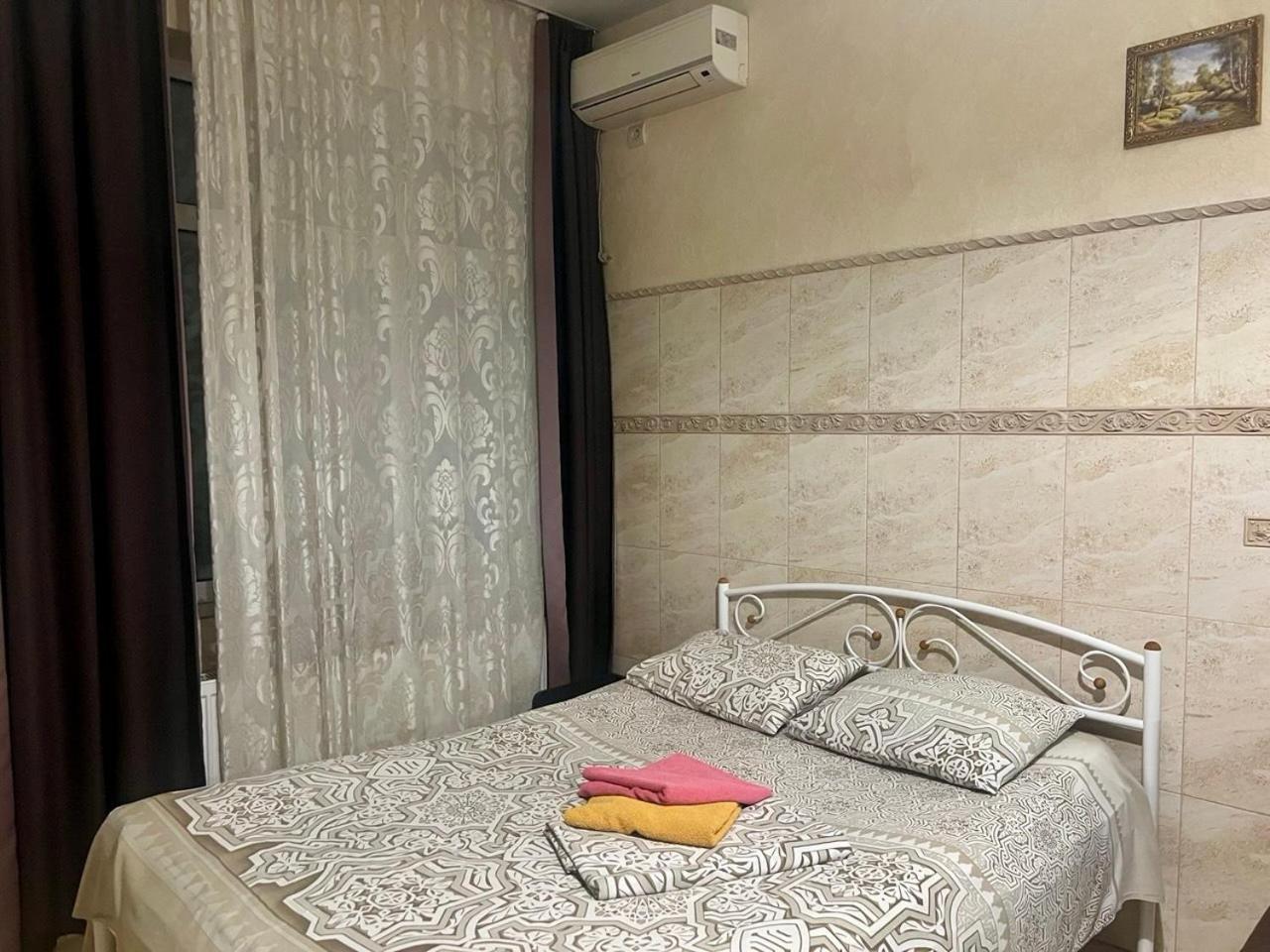 Studio Apartment Metro Pechersk Kiev Eksteriør bilde